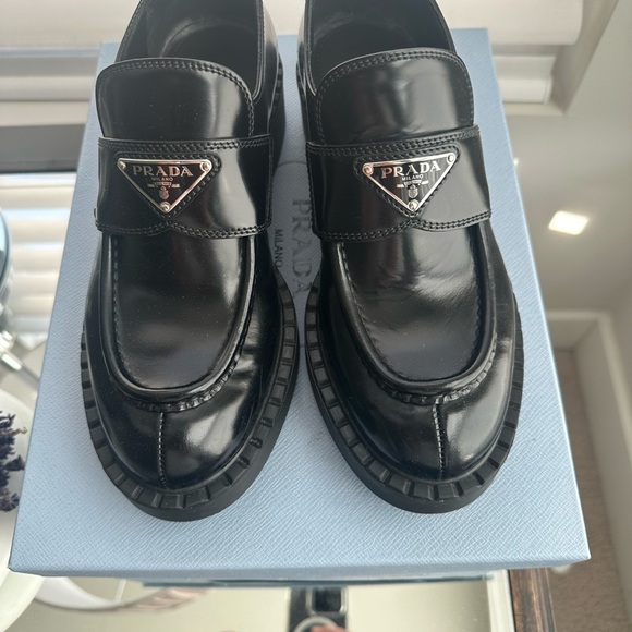 Prada loafers size 7.5 like brand new - Picture 2 of 3